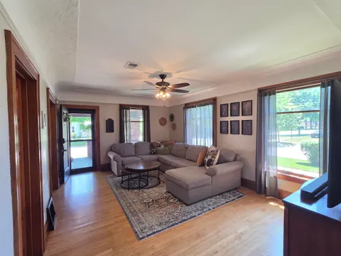 401 N University Street, Mount Pleasant MI 48858 photo 4