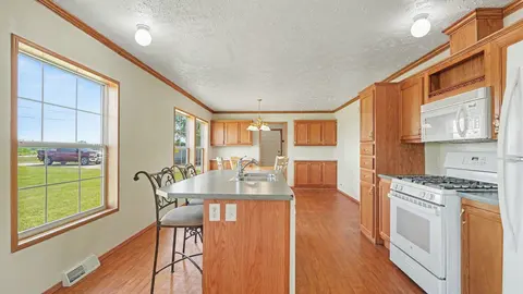 3895 W Broomfield Road, Mount Pleasant MI 48858 photo 5