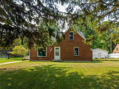 1152 Midland Road, Bay City MI 48706 photo 2