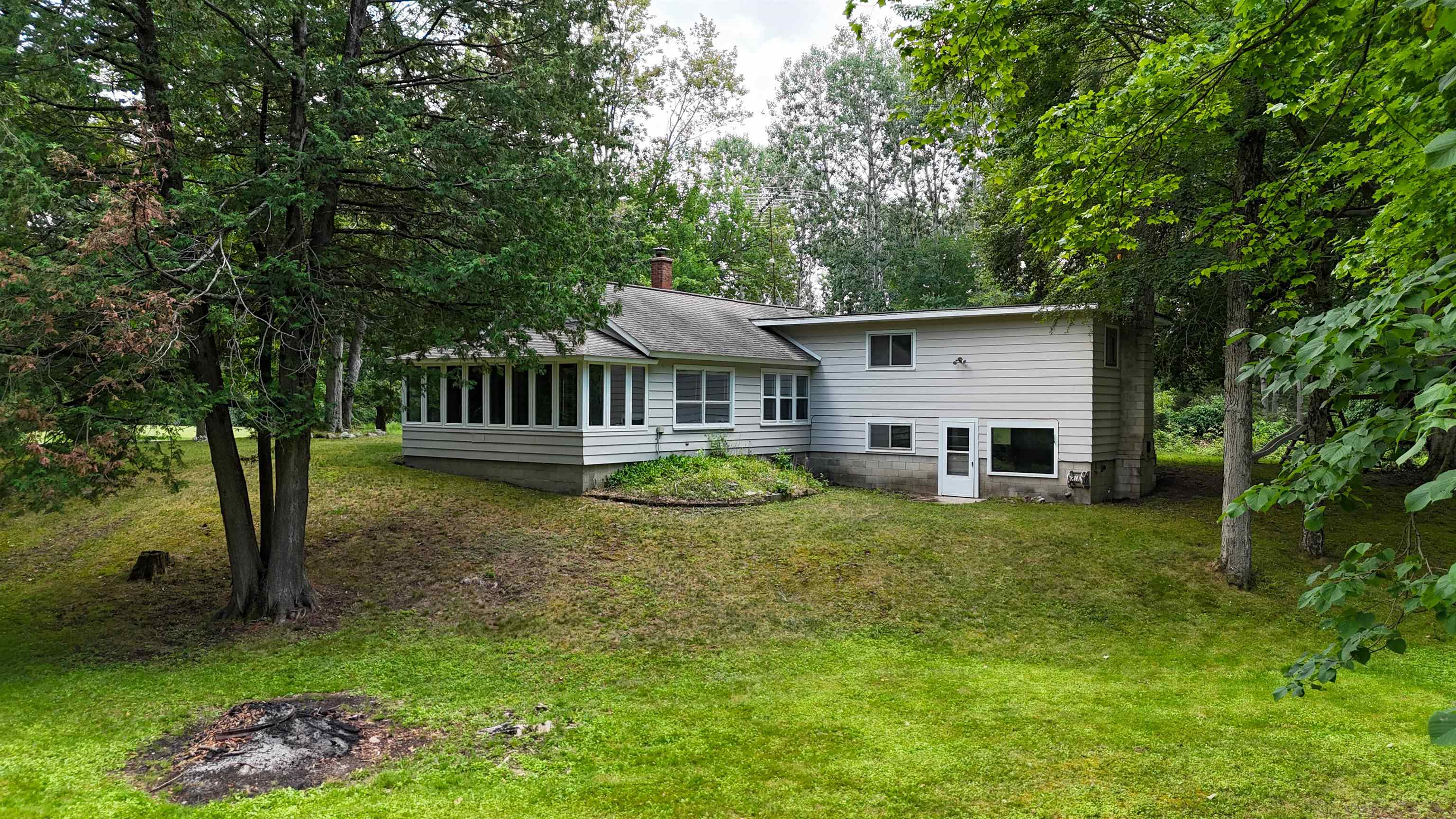 10996 S Grant Avenue, Clare MI 48617 photo 1