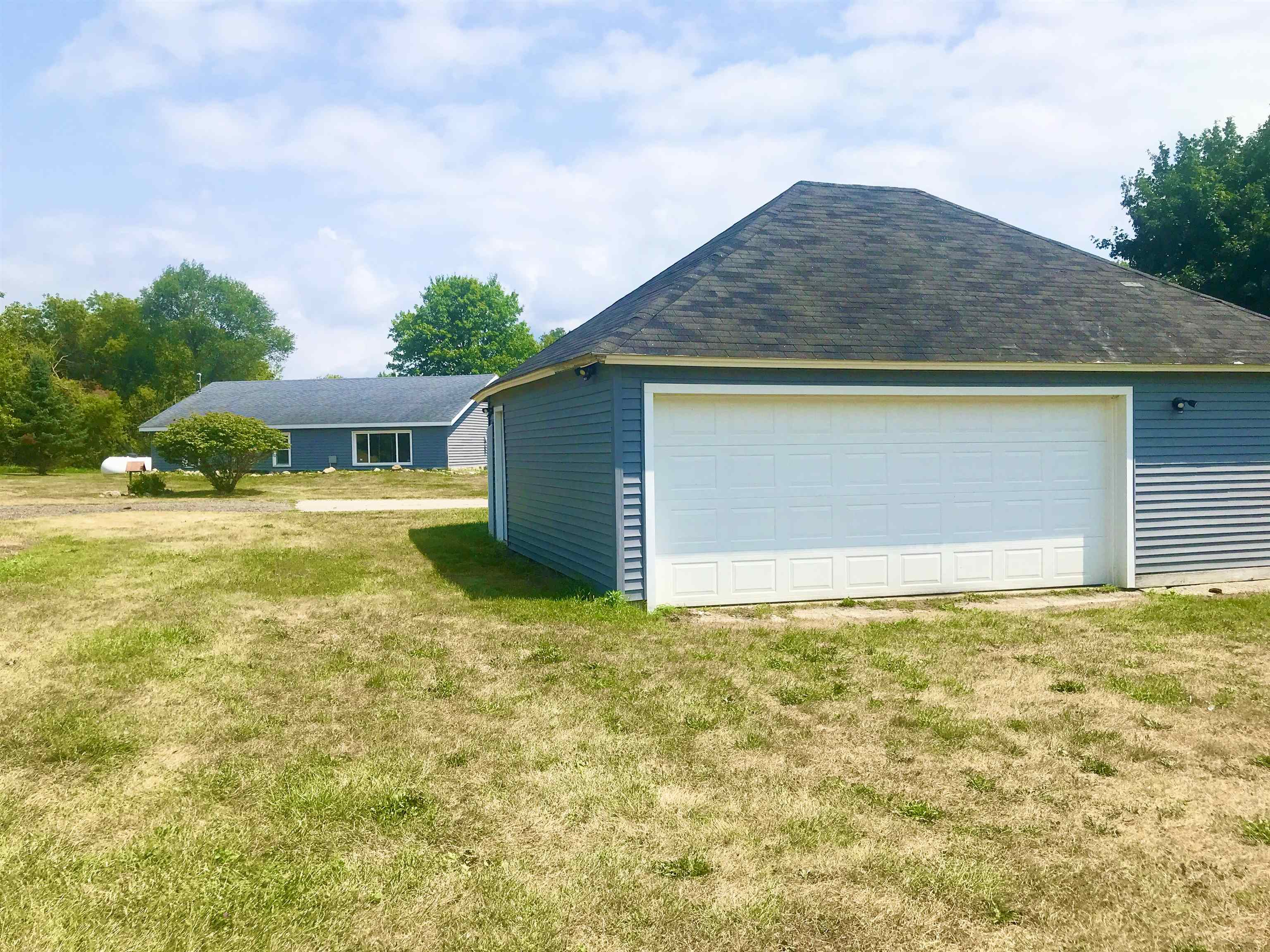 4996 N Alger Road, Alma MI 48801 photo 1