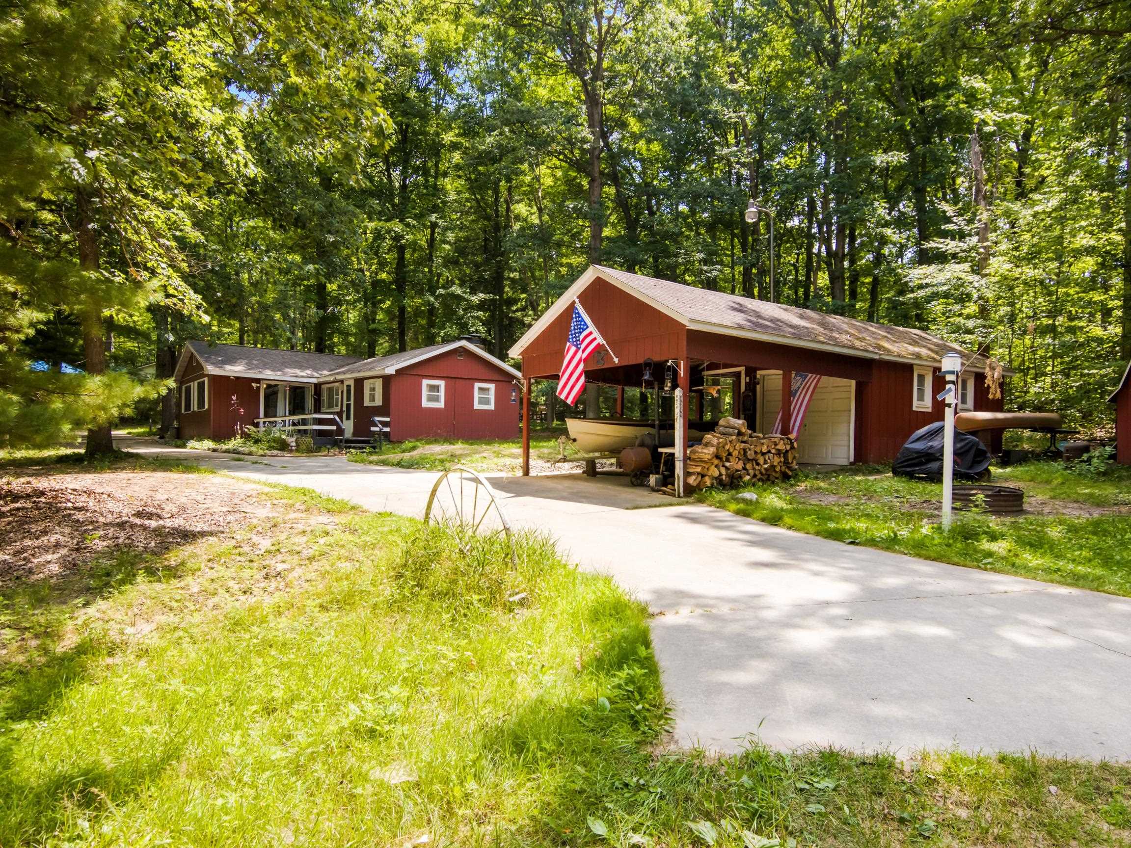 4883 Poplar Drive, Harrison MI 48625-8557 photo 1