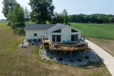 1201 S Clubhouse Drive, Lake Isabella MI 48893 photo 2
