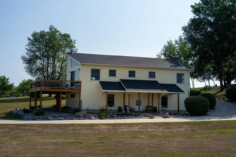 1201 S Clubhouse Drive, Lake Isabella MI 48893 photo 4