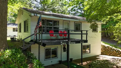 429 S Geneva Road, Shepherd MI 48883 home for sale