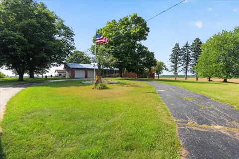 1629 N Warner Road, Sumner MI 48889 photo 2