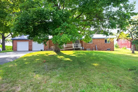 1629 N Warner Road, Sumner MI 48889 photo 4