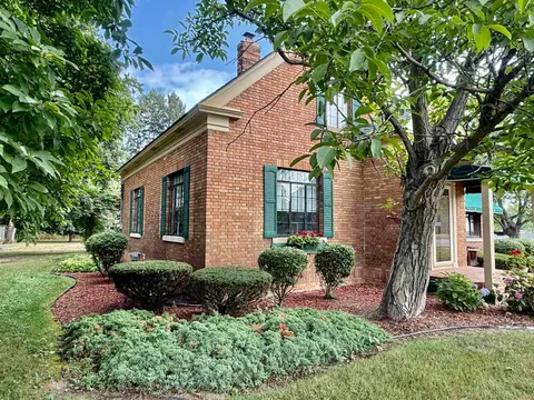 717 E Saginaw Street, Breckenridge MI 48615 photo 5