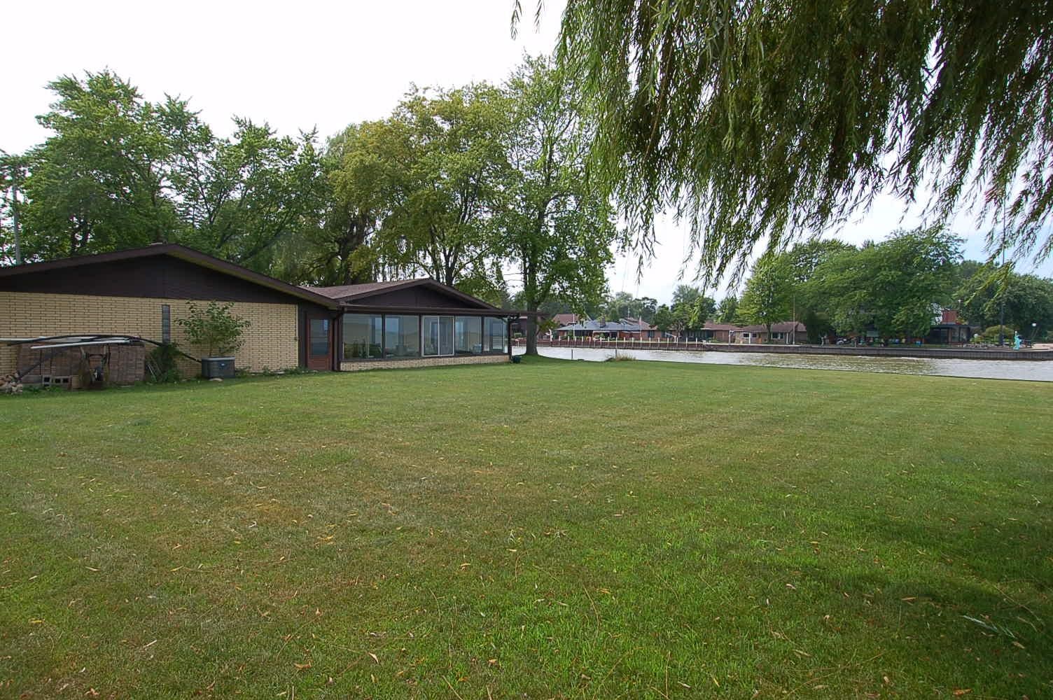 227 Bayside Park Drive, Bay City MI 48706 photo 1