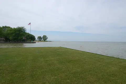227 Bayside Park Drive, Bay City MI 48706 photo 3