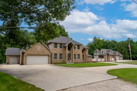 900 E Pine Grove Drive, Weidman MI 48893 photo 2