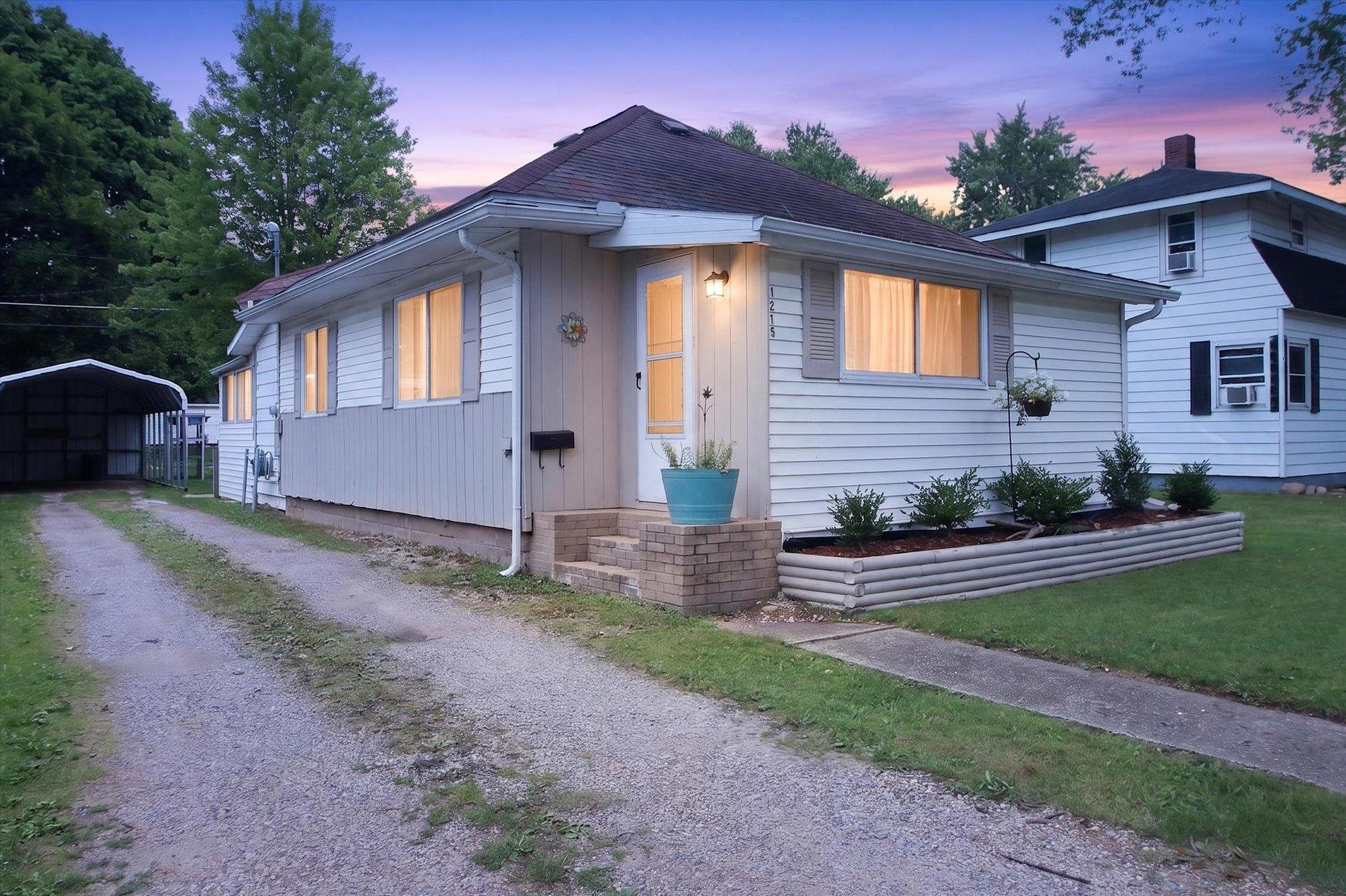 1215 Rosedale Street, Alma MI 48801 photo 1
