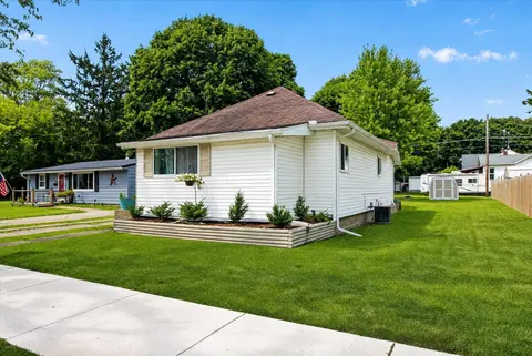 1215 Rosedale Street, Alma MI 48801 photo 2