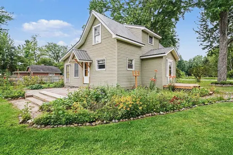 Auburn listing photo 3