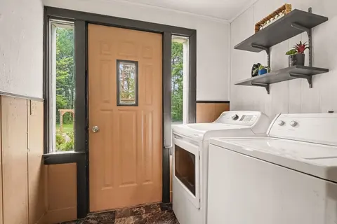 Auburn listing photo 4