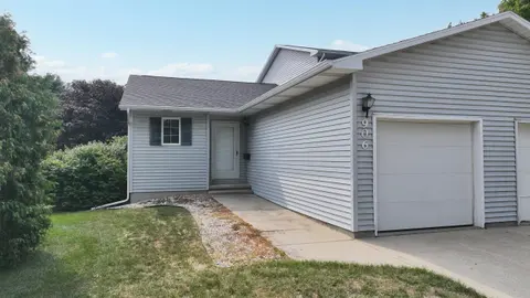 906 S Crapo, Mount Pleasant MI 48858 condo for sale
