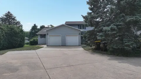 906 S Crapo, Mount Pleasant MI 48858 photo 2