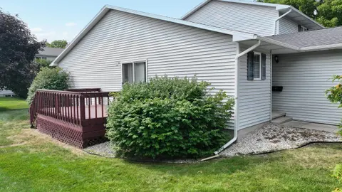 906 S Crapo, Mount Pleasant MI 48858 photo 3