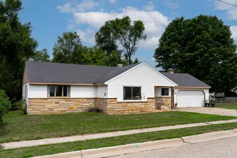 198 W Ohio Street, Farwell MI 48622 photo 2