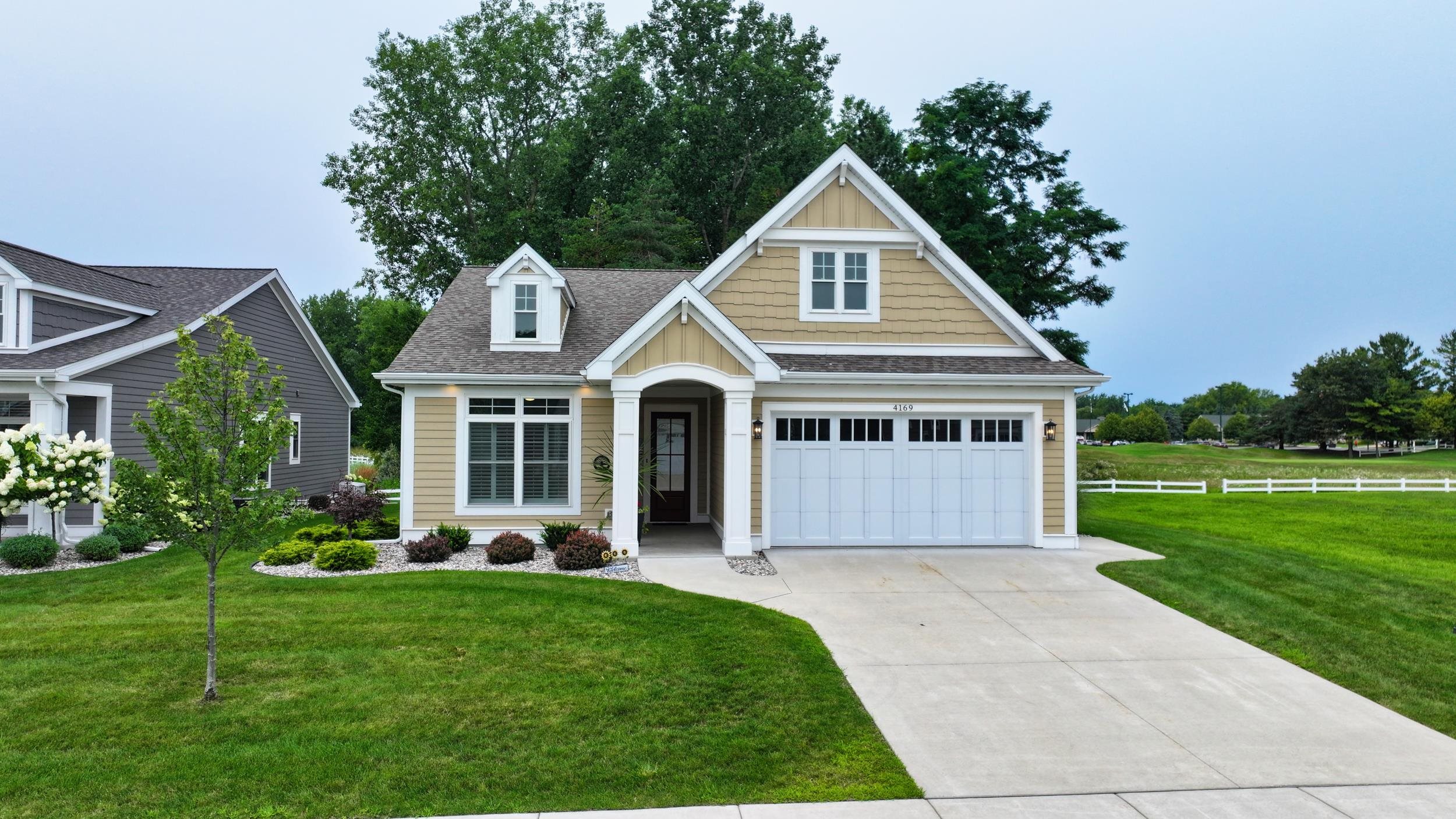 4169 Village Green, Freeland MI 48623 photo 1