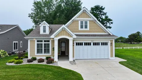 4169 Village Green, Freeland MI 48623 photo 2