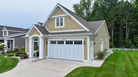 4169 Village Green, Freeland MI 48623 photo 4