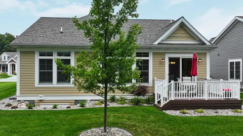 4169 Village Green, Freeland MI 48623 photo 5