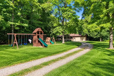 5383 N Rich Road, Alma MI 48801 photo 4