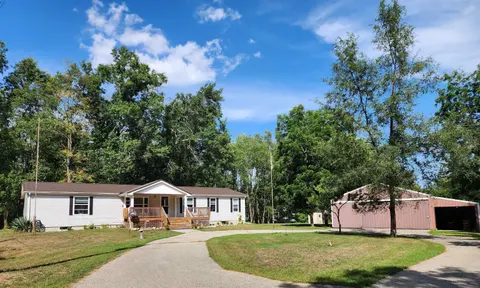 3560 Pine Tree Drive, Weidman MI 48893 photo 2