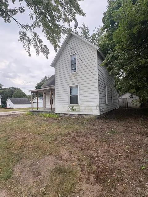915 W Broadway Street, Mount Pleasant MI 48858 photo 2