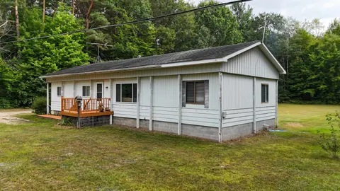 3759 S Loomis Road, Mount Pleasant MI 48858 photo 2