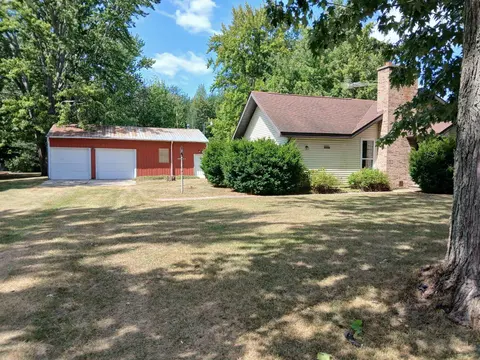 4589 Geneva Road, Coleman MI 48618 photo 2