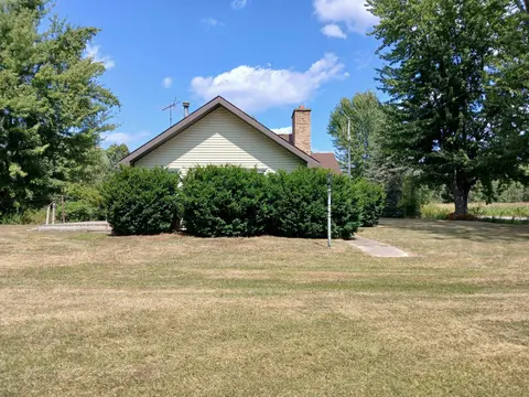4589 Geneva Road, Coleman MI 48618 photo 3