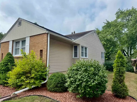 445 Yale Avenue, Alma MI 48801 photo 3