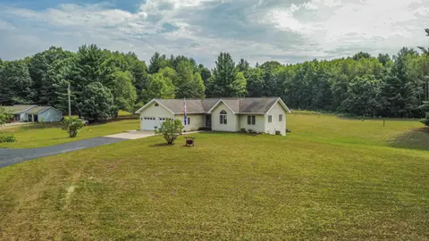 10859 W Blanchard Road, Blanchard MI 49310 photo 4