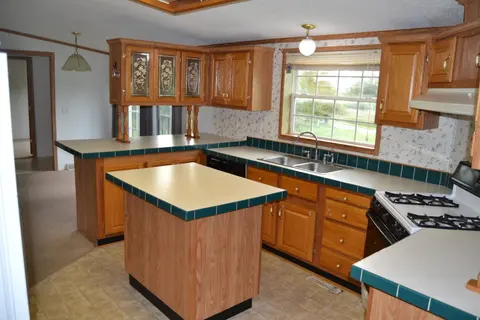 1617 Aberdeen Drive, Gladwin MI 48624 photo 2