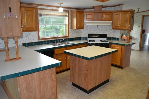 1617 Aberdeen Drive, Gladwin MI 48624 photo 3