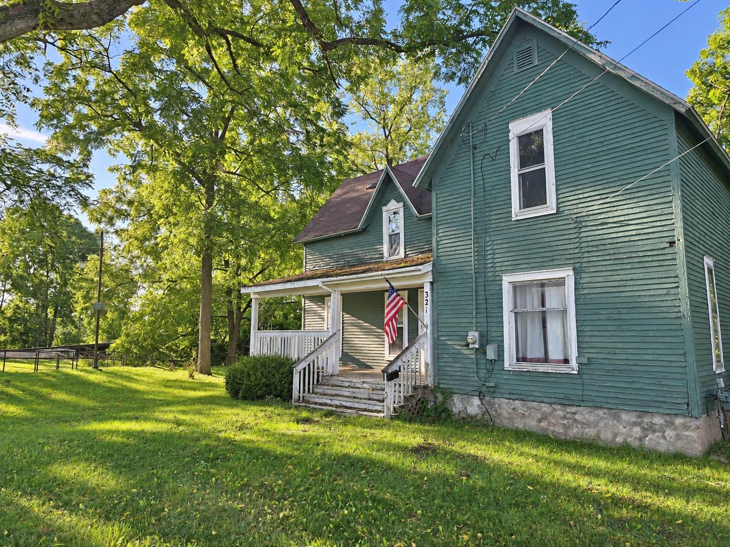 321 Ely Street, Alma MI 48801 photo 1