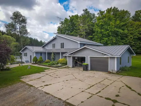 5260 N Hockaday Road, Gladwin MI 48624-8517 photo 3