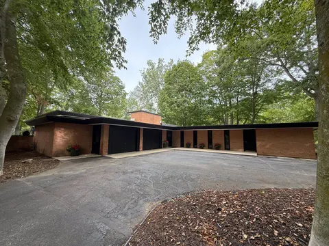 1121 Greenbanks Drive, Mount Pleasant MI 48858 home for sale