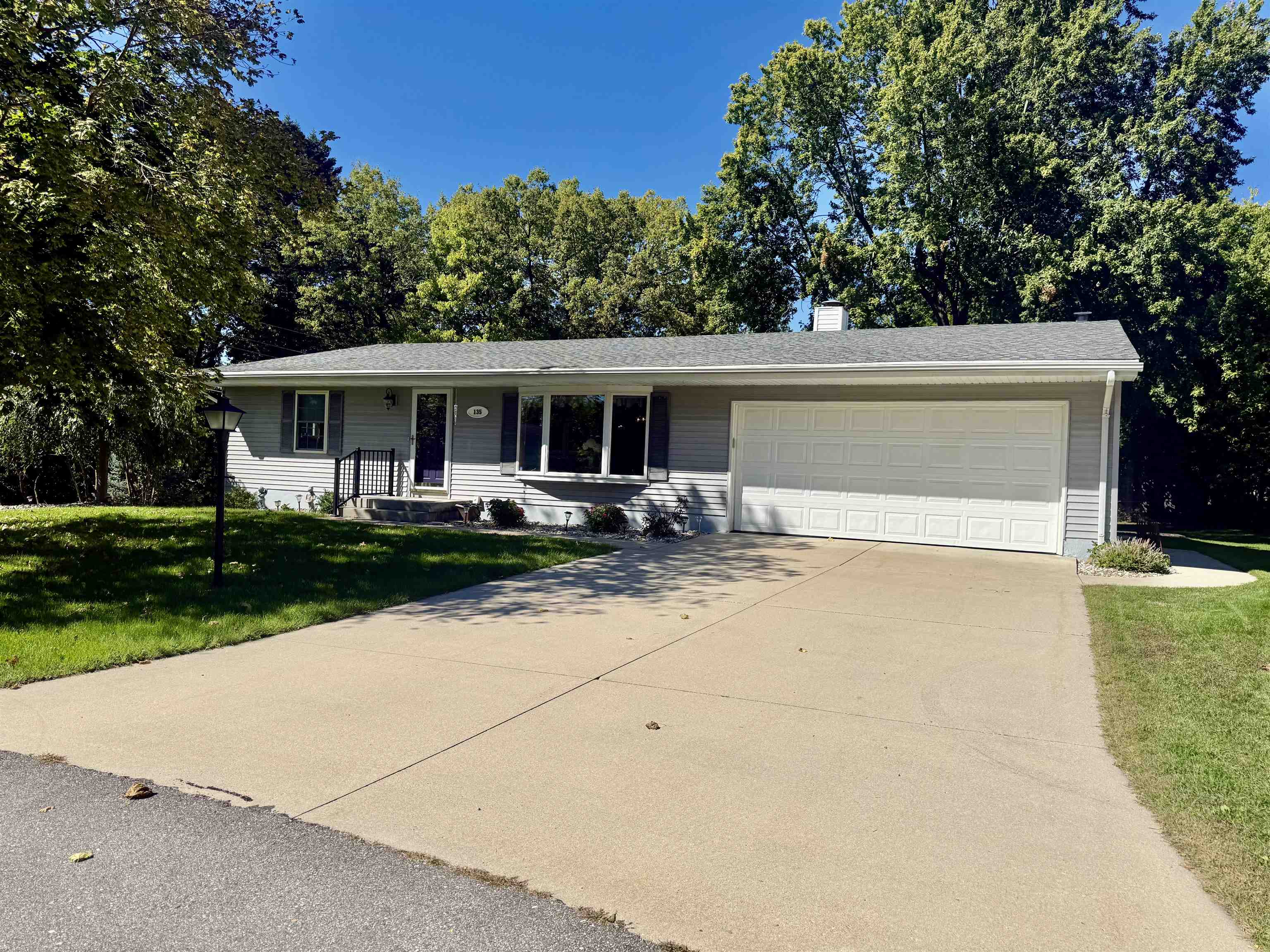 135 Fox Place, Saint Louis MI 48880 photo 1