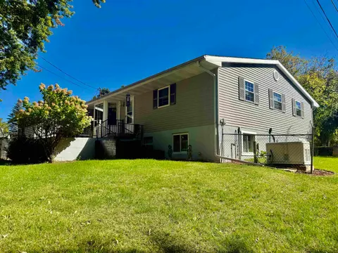 135 Fox Place, Saint Louis MI 48880 photo 5