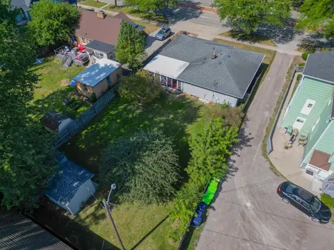 2016 Center Avenue, Bay City MI 48708 photo 4