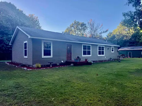 587 N Lewis, Shepherd MI 48883 home for sale