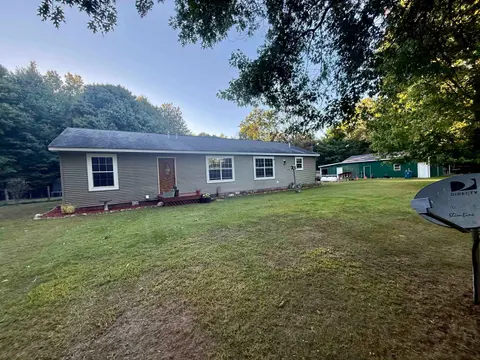587 N Lewis, Shepherd MI 48883 photo 5