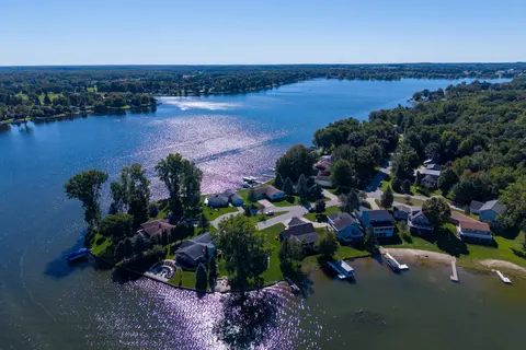 1067 Crown Point Drive, Lake Isabella MI 48893 photo 4