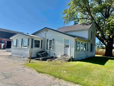 588 E Pierce Road, Ithaca MI 48847 photo 2
