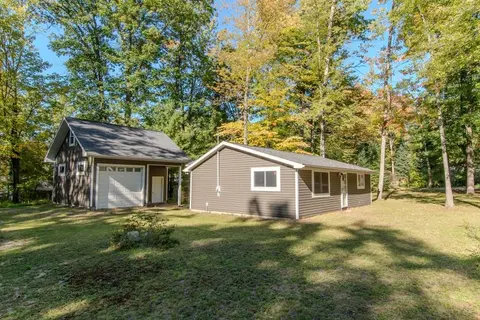 5362 Hillcrest Street, Gladwin MI 48624 home for sale