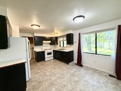 510 S Mill Street, Saint Louis MI 48880 photo 4